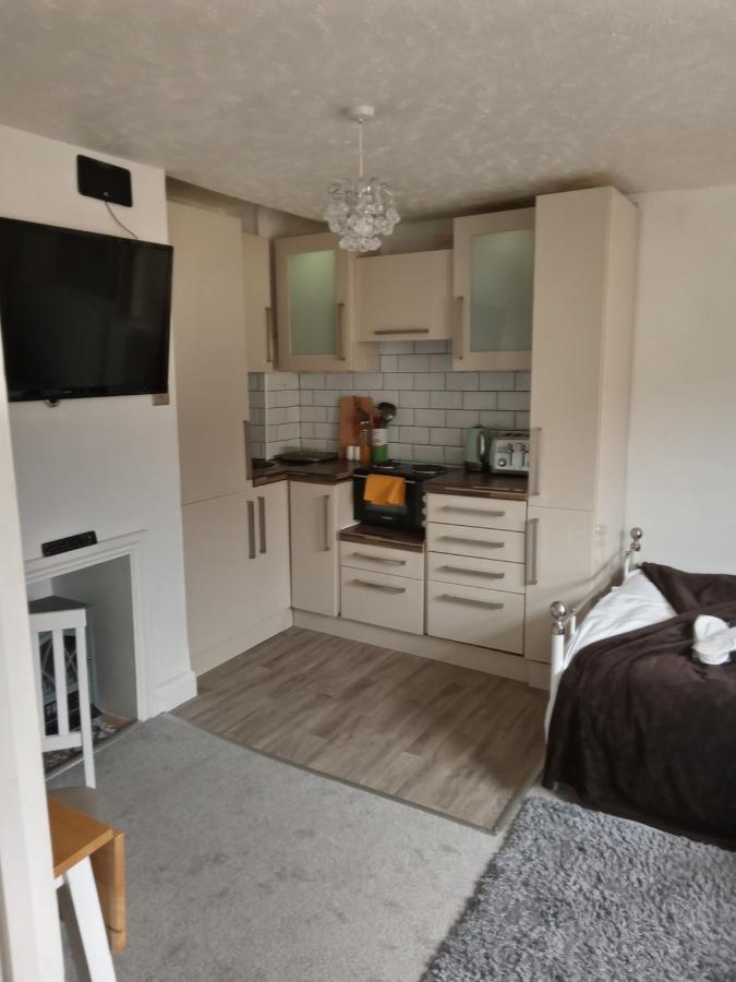 Little Dorrit Studio Flat 5 Rochester Me1 1Xz Strood Exterior foto